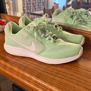 Nike Women's Light Green Sneakers